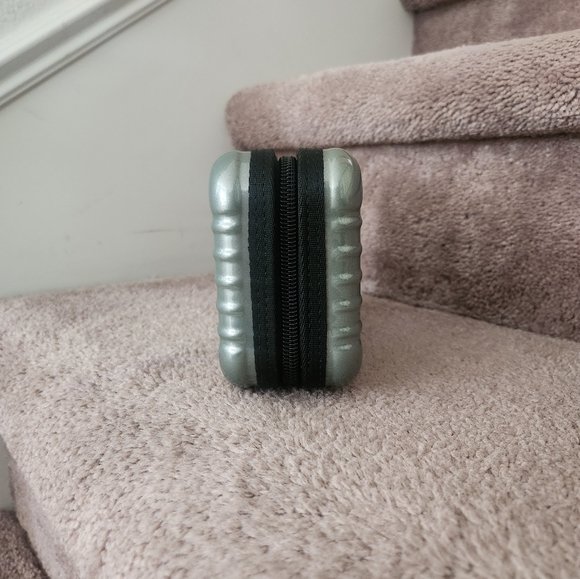 SET OF 2 Rimowa X EVA Air Amenity Cases - Picture 3 of 8